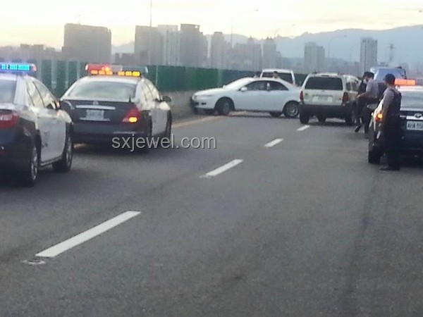 停车失误酿悲剧：56岁男子反思与警示🚗💔